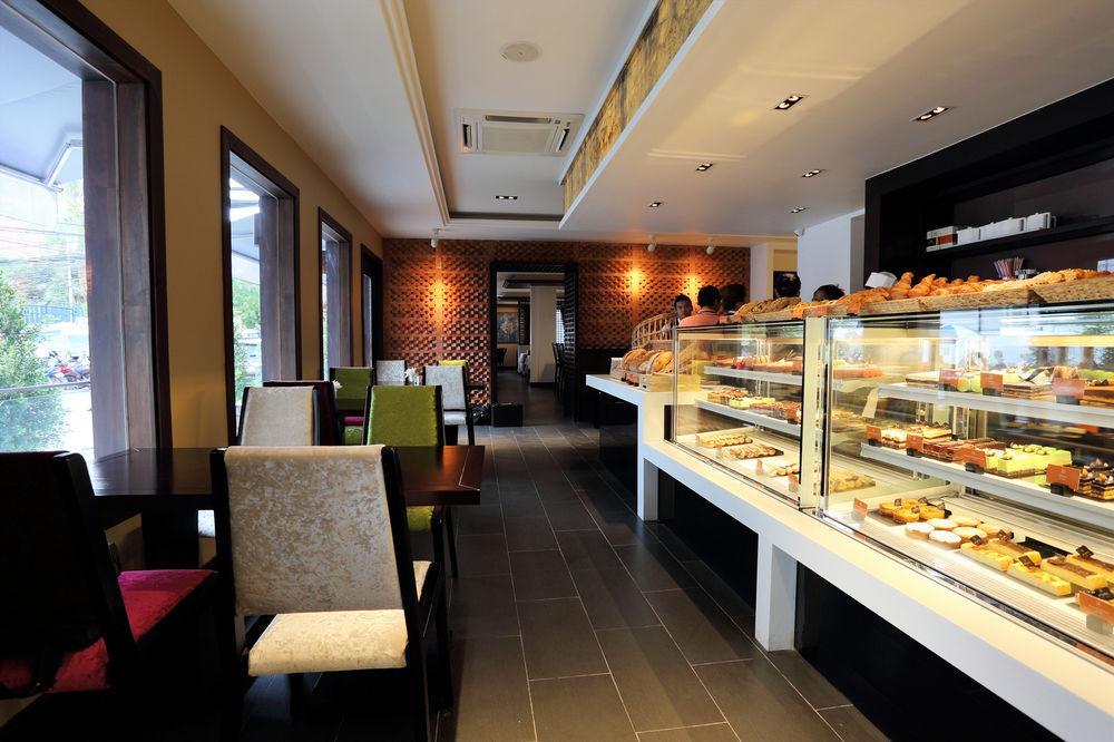Arunreas Hotel Пном Пен Екстериор снимка