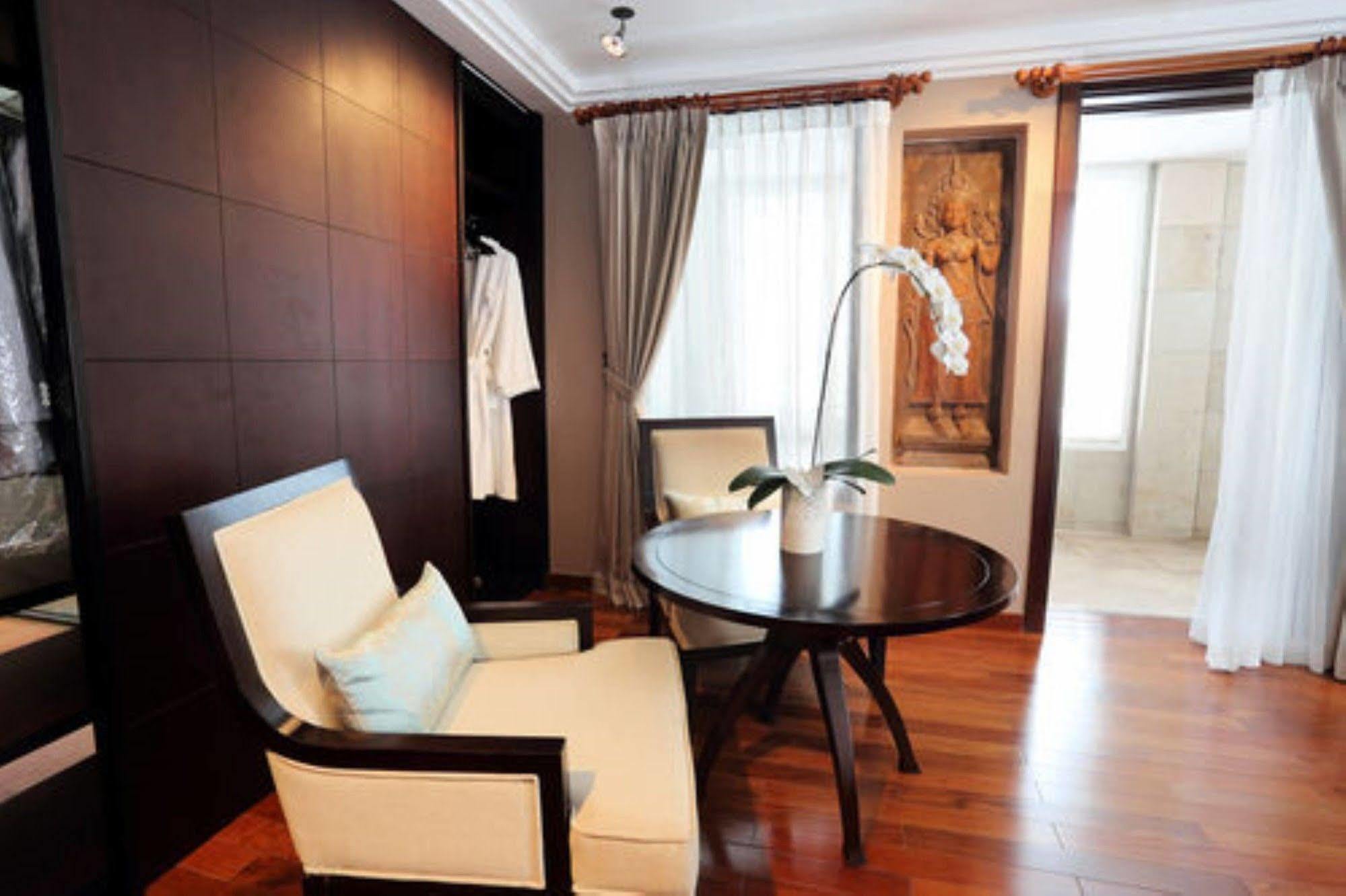 Arunreas Hotel Пном Пен Екстериор снимка