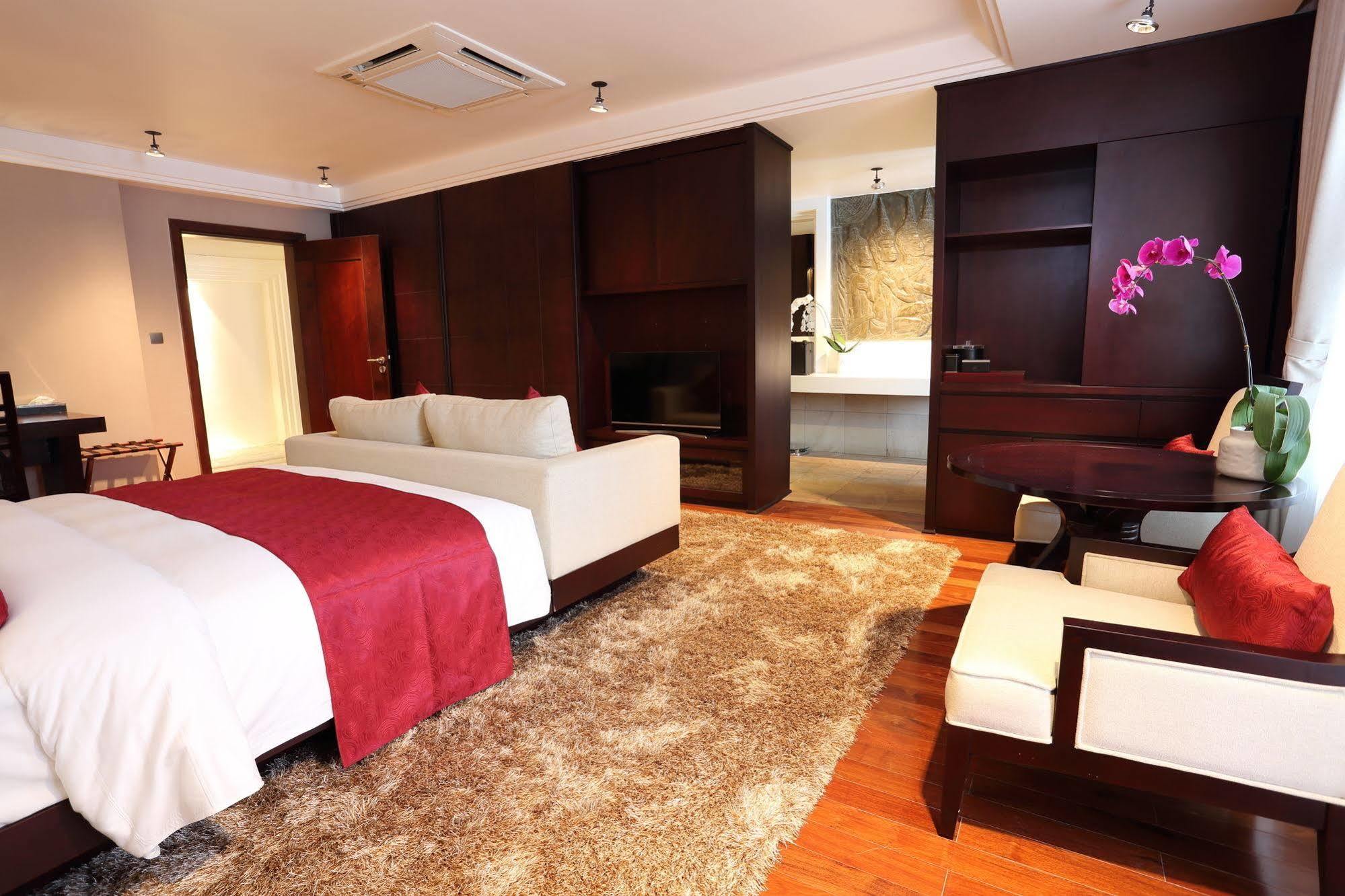Arunreas Hotel Пном Пен Екстериор снимка