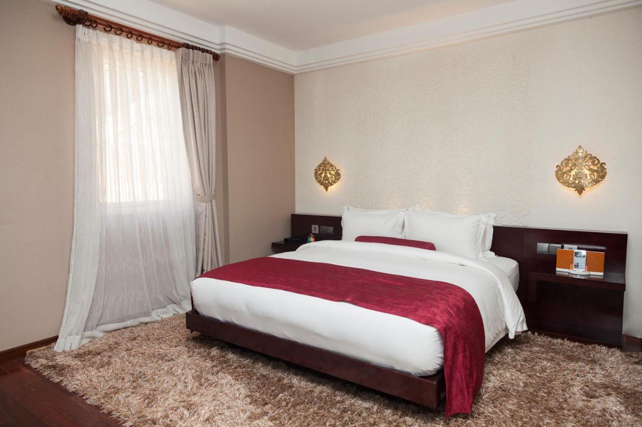 Arunreas Hotel Пном Пен Екстериор снимка